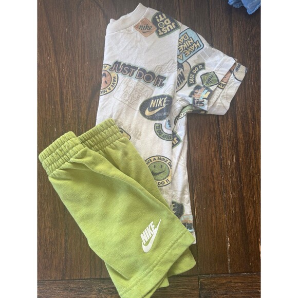 Nike Outfit - Picture 2 of 3
